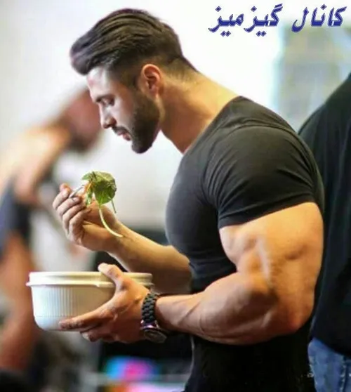 هم محله ایمونه دیشب حین نذری خوردن ازش عکس گرفتم .....دلت