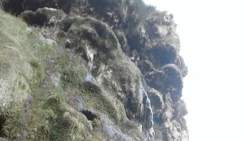 آبشار رحمت آباد دیروز تفریح اونجا بودیم جاتون خالی جای قش