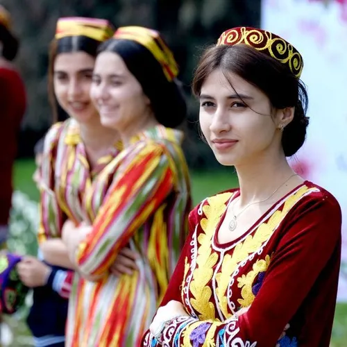 دستورالعمل وزارت فرهنگ تاجیکستان: زنان لباس نازک و دامن کوتاه نپوشند.