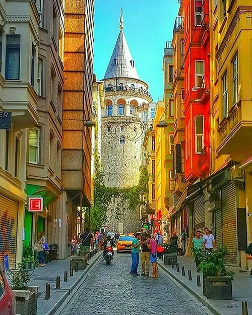 گذری از خیابان های استانبول شهر زیبای ترکیه که سالها آمار