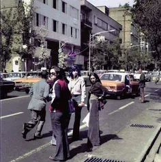 تهران خیابان شاه ( جمهوری فعلی ) سال ۱۳۵۳
