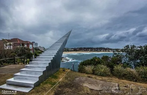 پله های آلومینیومی که مشاهده می کنید توسط هنرمند دیوید مک