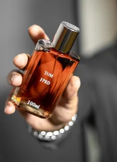 عطر مردانه Tom Ford مدل Tuscan Leather