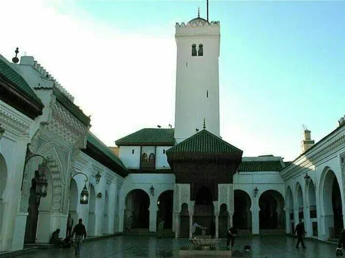تصویری از دانشگاه قرویین در مراکش که قدیمی ترین دانشگاه ج