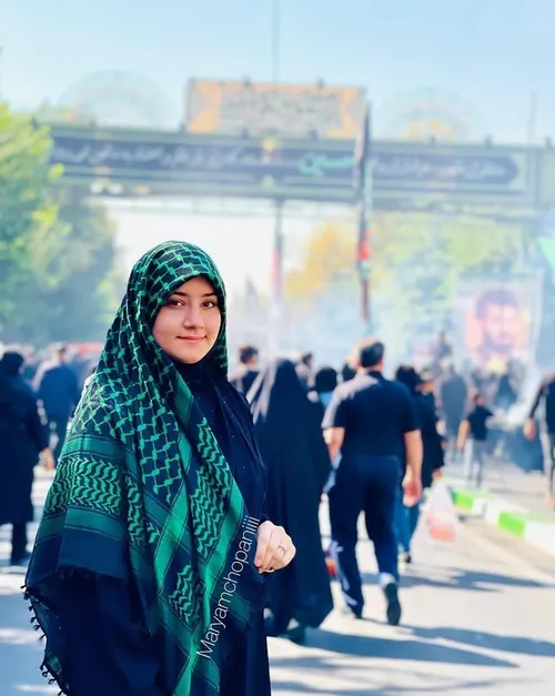 مهسا خانم یک دختر تهرانی مذهبی هست و با حامیان مهسا امینی
