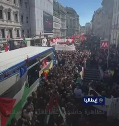 تظاهرات هزاران نفر از مردم میلان در روز ملی ایتالیا برای 