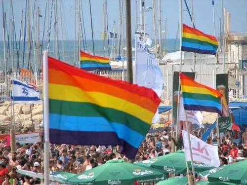 در انگلستان از سال 2004 به بعد زوج های همجنس باز از حقوق 