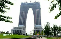 برج عظیمی تحت عنوان دروازه شرق " در جیانگسو چین واقع شده 