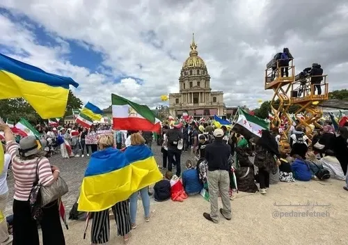 ⭕️منافقین تو برلین جمع شدن بعد چون تعدادشون کم بوده رفتن 