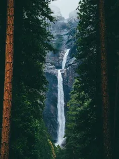 نمایی زیبا از آبشار پارک ملی یوسمیت در #کالیفرنیا 😎