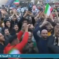 شادی مردم ایران دم کچله گرم😂😂😂😂😂اینا همه تیرن بر قلب پوشک