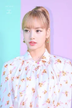 Lisa - Black Pink⭐
Don't forget to follow♥️