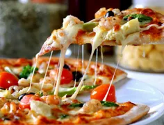 پیتزا عامل اصلی کرونا است.