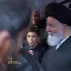 حضور رهبر معظم انقلاب در منزل رییس‌جمهور شهید ایران 🙏🏽😭😭😭