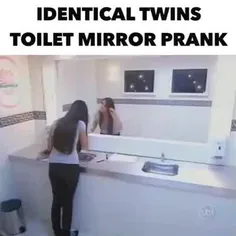این دوخواهر دوقلو نقش آینه بازی میکنن طرف روگیج کردن😂😂