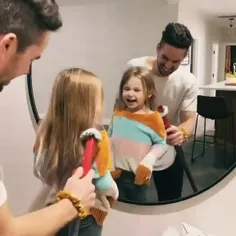 روش باباها برا بستن موهای دختراشون 😅