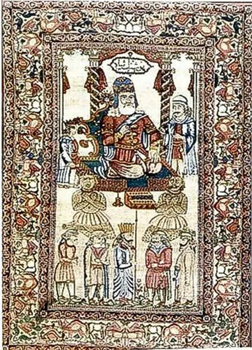 این قالی تصویر شاه هوشنگ است. این فرش در سال 1322 هجری شم