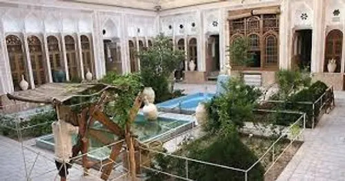 خانه کلاهدوز ها (موزه آب )یزد
