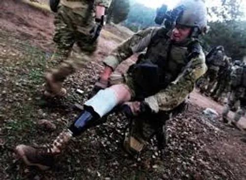 کماندوی آمریکایی ک یک پای خود را در انفجار بمبهای کنار جا