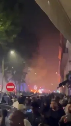 صحنه‌هایی دیگر از غارت فروشگاه‌ها و درگیری با پلیس در پار