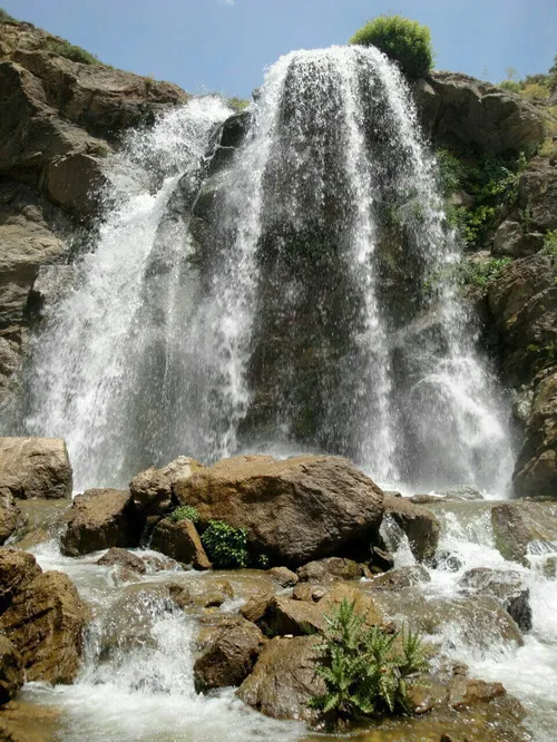 آبشار زیبای چریک آباد در استان آذربایجان غربی منطقه زیوه،