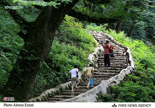 اینم پله های قلعه رودخان واقه در فومن در استان گیلان.که غ