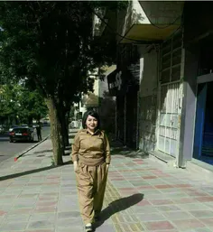 یه خانم با پوشش کوردی تو خیابونهای تهران