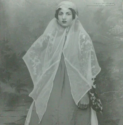 عکس پرتره یک زن شیرازم در دهه 30
