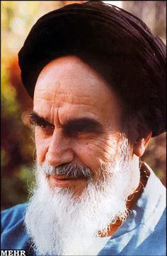 امام خمینی « ره » یک حقیقت همیشه زنده است .