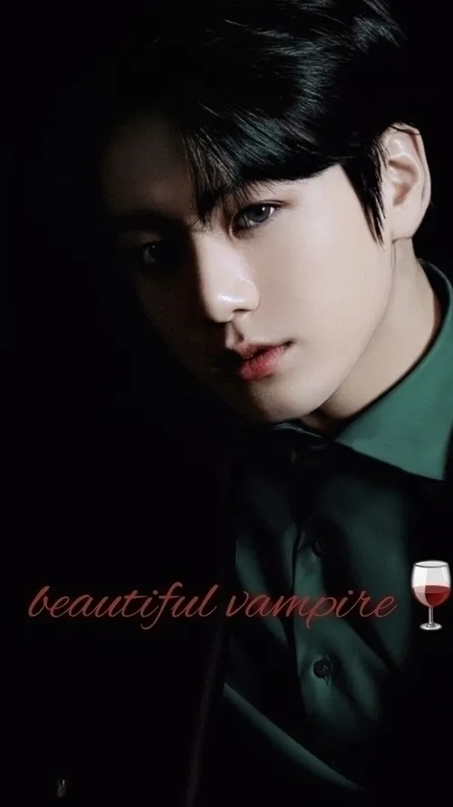 beautiful vampire🍷