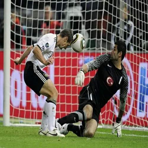 میروسلاو کلوزه.. صحنه گل زدن به ترکیه یورو 2008