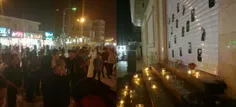 حضور مردم بندرعباس در پیاده راه حافظ و روشن‌کردن شمع به ی
