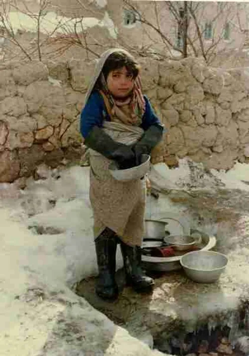 بچه هايي ك زودتر از اونچه بايد بزرگ ميشوند...