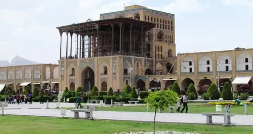 کاخ عالی قاپور اصفهان