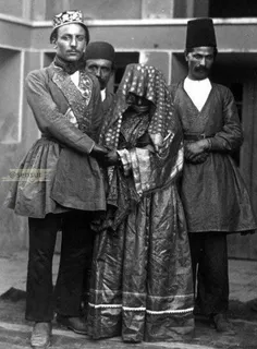 تصویری از یک جشن عروسی در زمان قاجار..