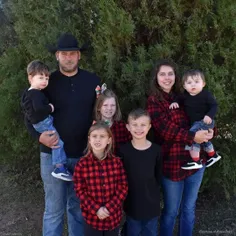 یک خانواده آمریکایی که به تازگی کرونا گرفته بودند، به دلی