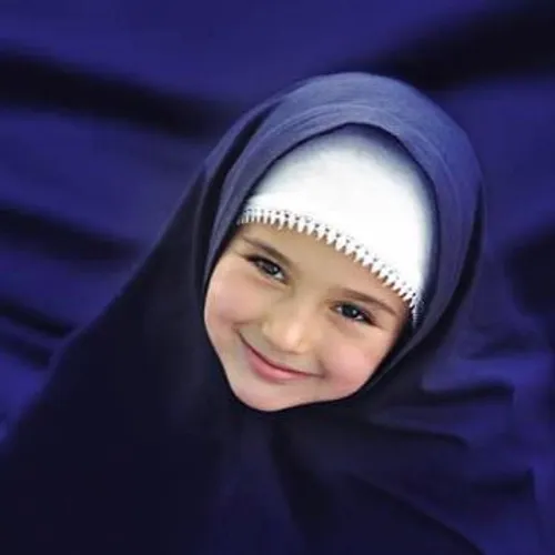 اصالت زن مسلمان عفت اوست که حجاب مهمترین رکن آن است