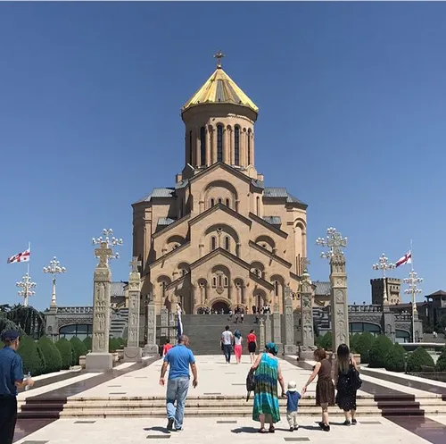 سامِبا بزرگترین کلیسای ارتدکس جهان در تفلیس