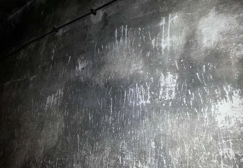 داخل اتاق گاز که در جنگ جهانی بعنوان اتاق اعدامیها در نظر