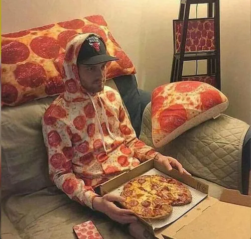 sofa pizza