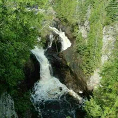 آبشاری به نام devil kettle درمینه سوتای آمریکا وجود دارد 