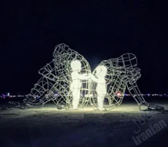 مجسمه "عشق" اثر الکساندر میلو. زن و مرد بزرگسال بعد از دع