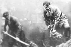 هیتلر در حال کمک کردن به کارگران ملی برای ساخت اتوبان فرا