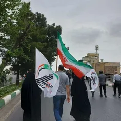 ☑️ #پرچم_جمهوری_اسلامی_ایران در دست شرکت کنندگان در #راهپیمایی_روز_قدس در #بغداد... 