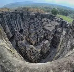 تصویر جالب یک معبد خارق العاده در هند که از دل یک صخره و 