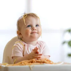 در سال دوم زندگي روزانه چند بار بايد به کودک غذا داد ؟ 