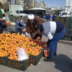 حجت الاسلام مؤمن نماینده مردم تهران در بازار روز