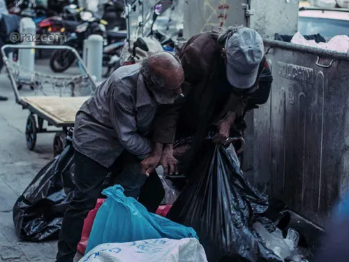 کتک کاری دو زباله گرد بی خانمان بر سر یک قوطی خالی نوشابه