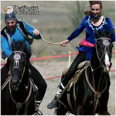 در قزاقستان، آذربایجان و قرقیزستان یک مسابقه اسب سواری بی