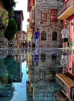 انعکاس فوق العاده تصاویر در پیاده رویی در استانبول که از 